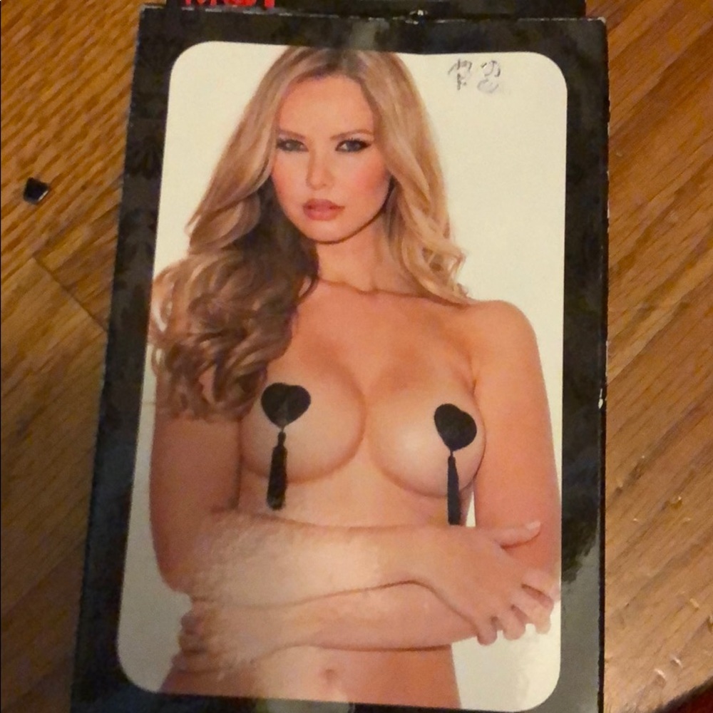 Glitter heart nipple cover